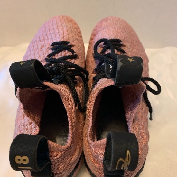 **SOLD** LeBron 15 limited GS rust pink - Picture 7 of 8